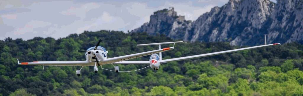 Planeur en thermique au-dessus des Cévennes